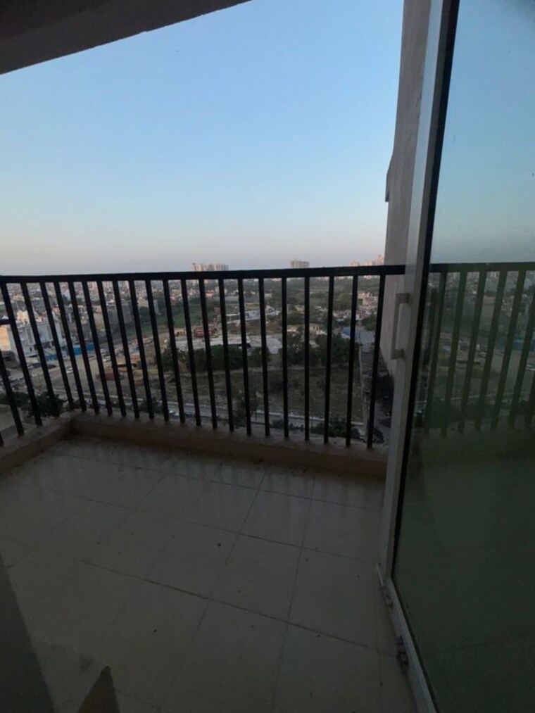 Balcony, gaur-city-6th-avenue 2.5 Bedroom 1175 Sq.Ft. Apartment In Sector 4 Greater Noida Greater Noida 9487200