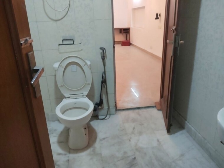 Bathroom, greater kailash i 2 Bedroom 1200 Sq.Ft. Builder Floor In Greater Kailash I Delhi 10218106