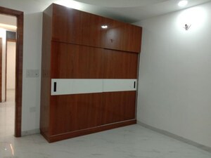 Furnished Amenities in 4 BHK Builder Floor at Dwarka – for Sale