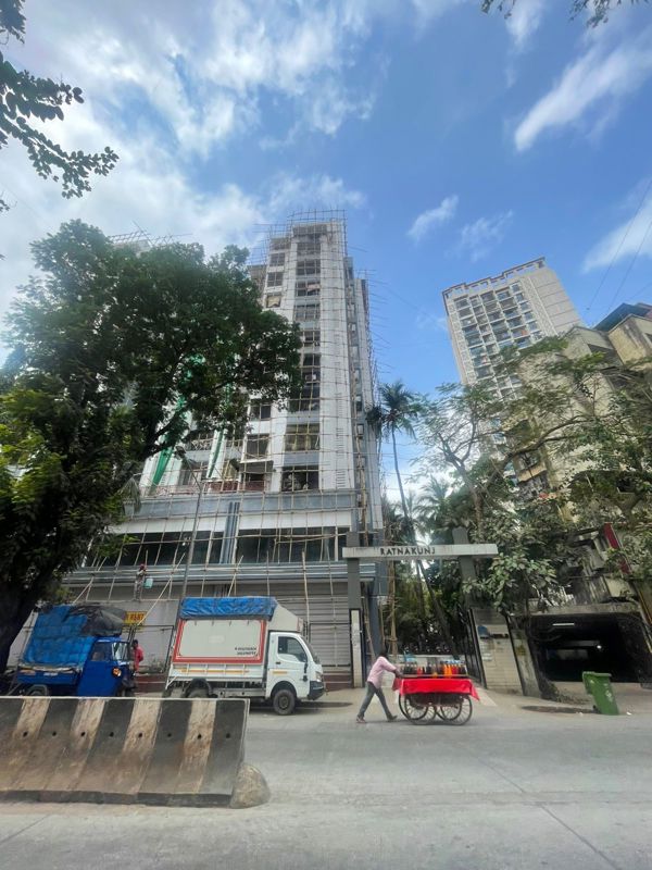 2 BHK Apartment For Sale in Ratnakunj Apartment