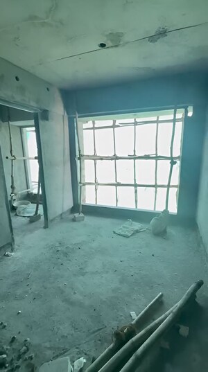 Living Room in 1.5 BHK Apartment at Nagpada – for Sale