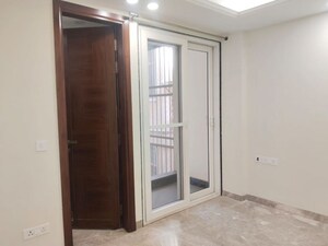 Room in 4 BHK Builder Floor at Greater Kailash ii – for Rent