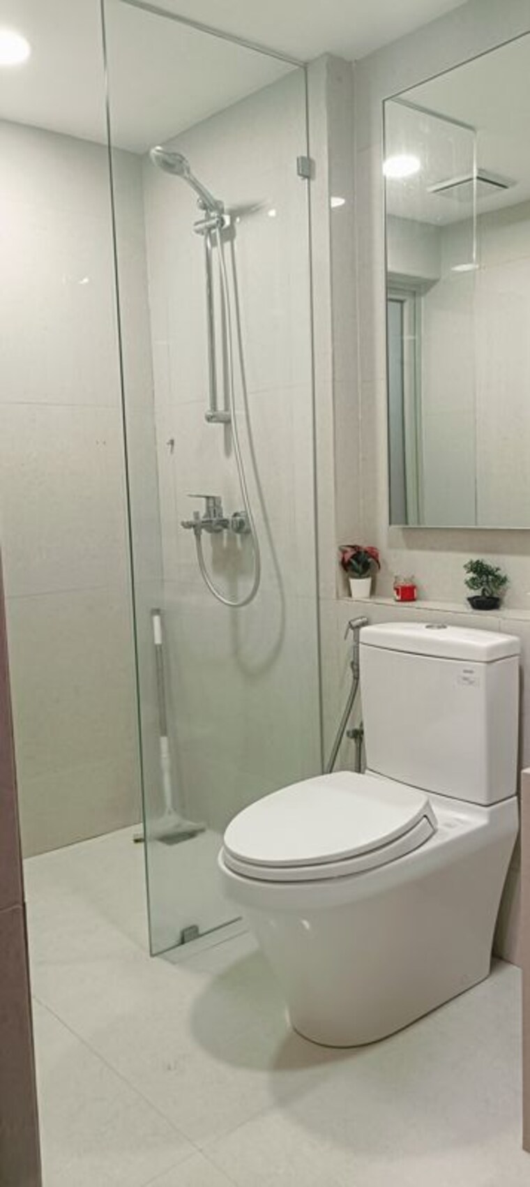 Bathroom, hiranandani-cardinal 2.5 Bedroom 1360 Sq.Ft. Apartment In Ghodbunder Road Thane 10218288