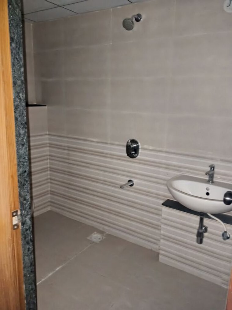 Bathroom, gagan-ela 3 Bedroom 1150 Sq.Ft. Apartment In Nibm Road Pune 10218309