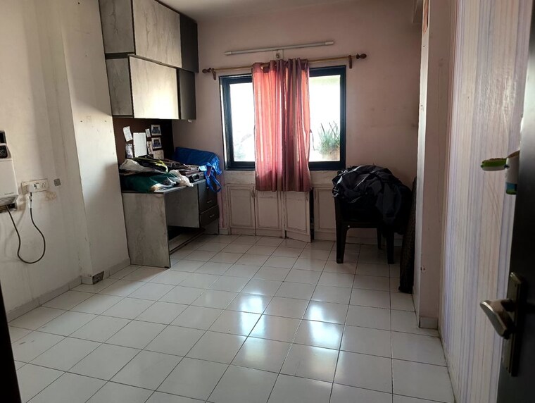 Living Room, satellite 3 Bedroom 1550 Sq.Ft. Apartment In Satellite Ahmedabad 10218312