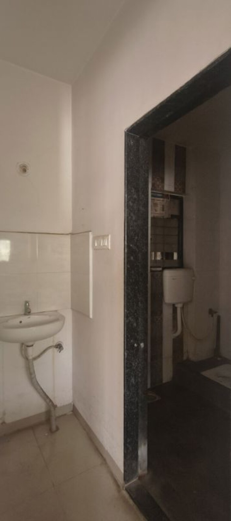Bathroom, dapodi 2 Bedroom 800 Sq.Ft. Apartment In Dapodi Pune 10218341