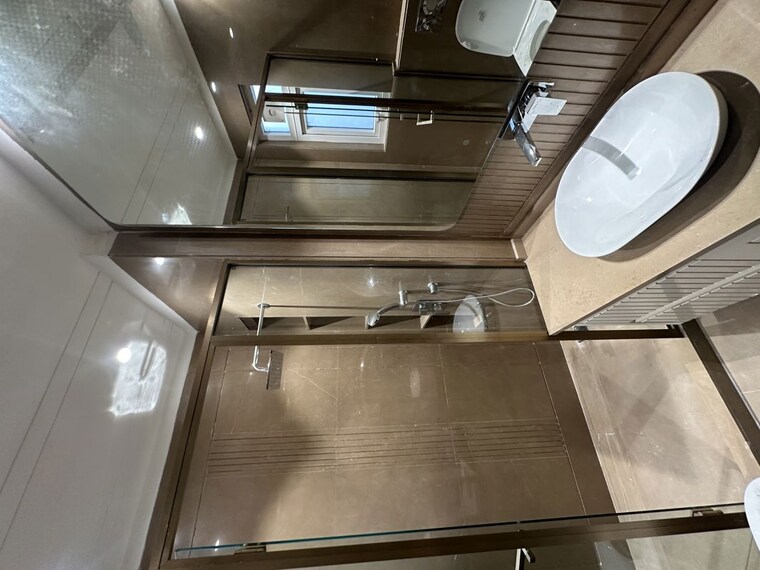 Bathroom, new rajinder nagar 3 Bedroom 200 Sq.Yd. Builder Floor In New Rajinder Nagar Delhi 10218318