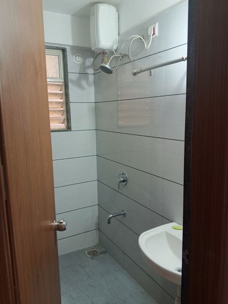 Bathroom, kanchan-royal-exotica 2.5 Bedroom 1200 Sq.Ft. Apartment In Kondhwa Pune 10218350