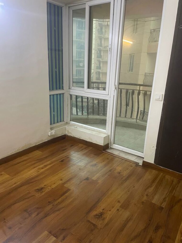 Room, amrapali-princely-estate 2.5 Bedroom 1180 Sq.Ft. Apartment In Sector 76 Noida 10218362