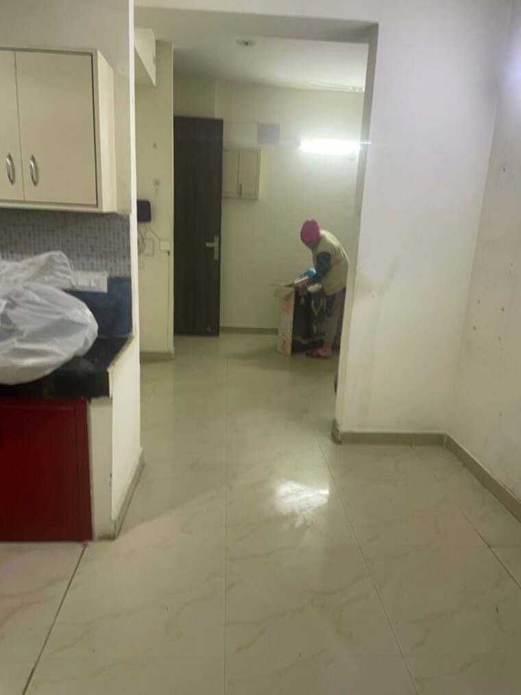 Room, amrapali-princely-estate 2.5 Bedroom 1180 Sq.Ft. Apartment In Sector 76 Noida 10218362