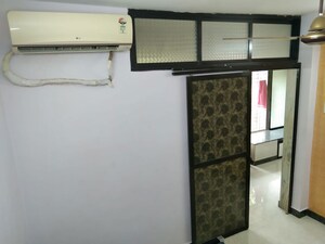 Furnished Amenities in 2 BHK Apartment at Vile Parle West – for Rent