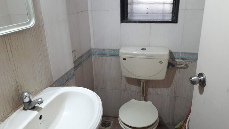 Bathroom, sheth-heights 1 Bedroom 617 Sq.Ft. Apartment In Chembur Mumbai 10218360