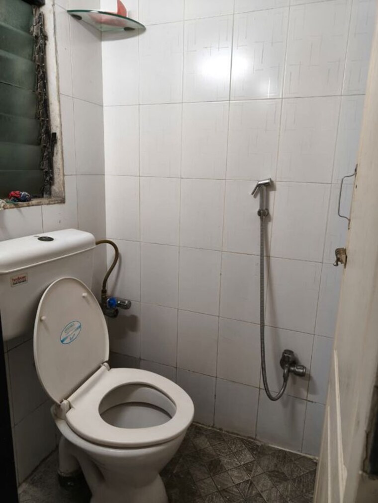 Bathroom, sai-milan-chs 1 Bedroom 460 Sq.Ft. Apartment In Worli Mumbai 10218411
