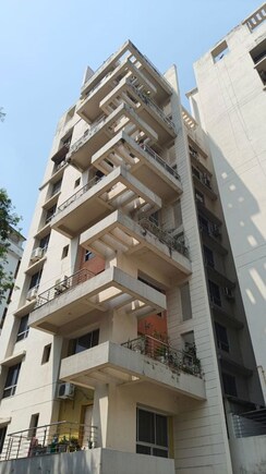 3 BHK + Store Room Apartment For Sale in Pahartoli