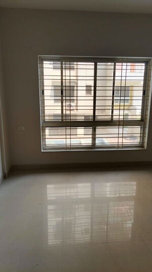 Room in 3 BHK Apartment at Pahartoli – for Sale
