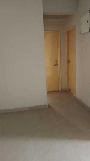 Room in 3 BHK Apartment at Pahartoli – for Sale