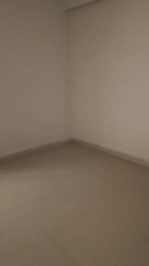 Room in 3 BHK Apartment at Pahartoli – for Sale