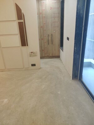 Room in 3 BHK Builder Floor at Hauz Khas – for Sale