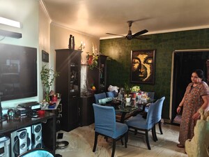 Gym in 3 BHK Apartment at DLF Oakwood Estate, Dlf Phase ii – for Rent