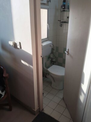 Balcony in 3 BHK Apartment at DLF Oakwood Estate, Dlf Phase ii – for Rent