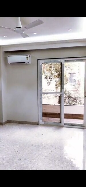 Room in 3 BHK Builder Floor at South City 1 – for Sale