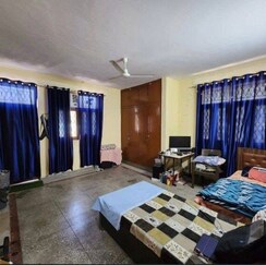2 BHK + Servant Room Apartment For Rent in Sector 23A