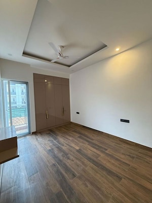 Room in 3 BHK Apartment at Anant Raj Ashok Estate, Sector 63a – for Rent