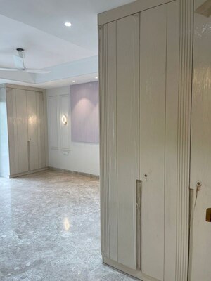 Building Lobby in 4 BHK Builder Floor at Sector 45 – for Sale