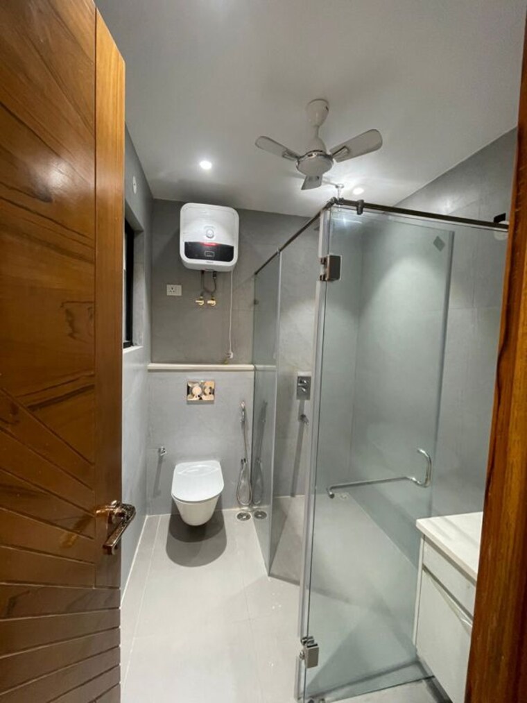Bathroom, sector 45 4 Bedroom 342 Sq.Yd. Builder Floor In Sector 45 Gurgaon 10218739