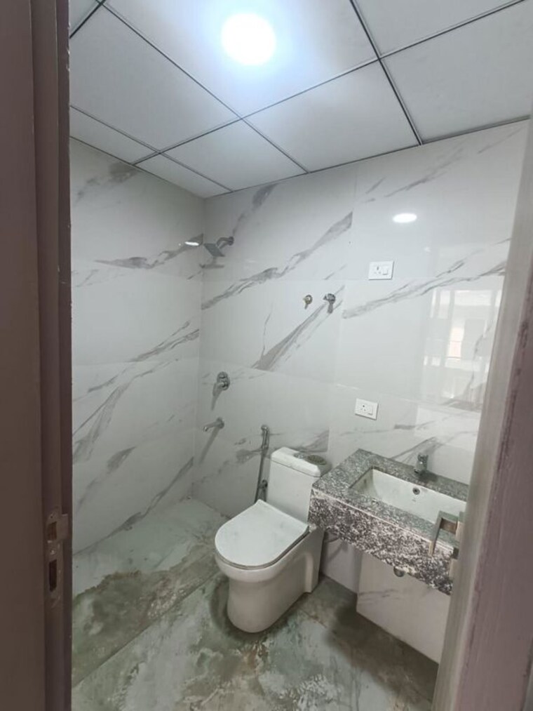 Bathroom, smart-world-gems 2.5 Bedroom 1194 Sq.Ft. Builder Floor In Sector 89 Gurgaon 10218778
