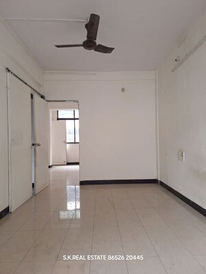 Room in 2 BHK Apartment at Lalani Grandeur, Goregaon East – for Sale