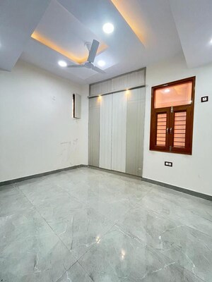 Room in 2 BHK Builder Floor at MM House, Sector 73 – for Sale