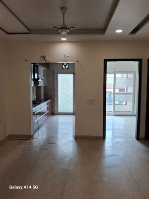Room in 3 BHK Builder Floor at Tagore Garden – for Rent