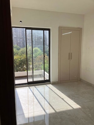 Room in 3 BHK Apartment at Nirala Trio, Tech Zone 4 Greater Noida – for Sale