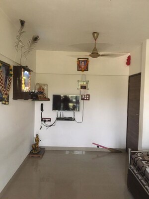 Team Area in 1 BHK Apartment at Beauty Heights, Bhandup West – for Sale