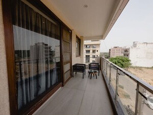 Balcony in 3 BHK Builder Floor at Sector 43 – for Rent