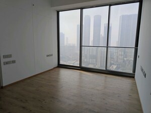 Room in 4 BHK Apartment at Rustomjee Crown, Prabhadevi – for Rent