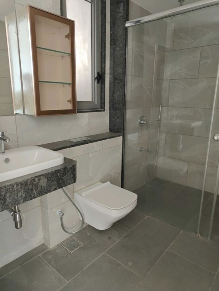 Bathroom, rustomjee-crown 4 Bedroom 2132 Sq.Ft. Apartment In Prabhadevi Mumbai 10218899