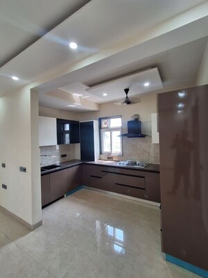 Kitchen in 3 BHK Builder Floor at Ardee City, Sector 52 – for Rent