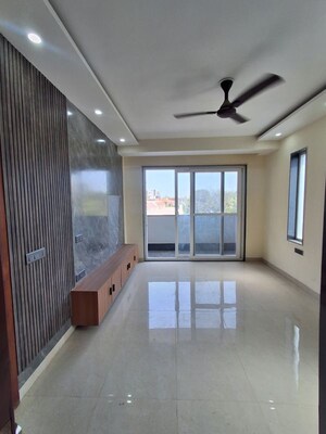 Master Bedroom in 3 BHK Builder Floor at Ardee City, Sector 52 – for Rent