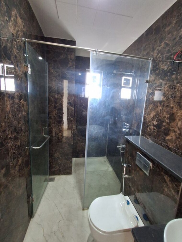 Attached Bathroom, ardee-city 3 Bedroom 250 Sq.Yd. Builder Floor In Sector 52 Gurgaon 10218760
