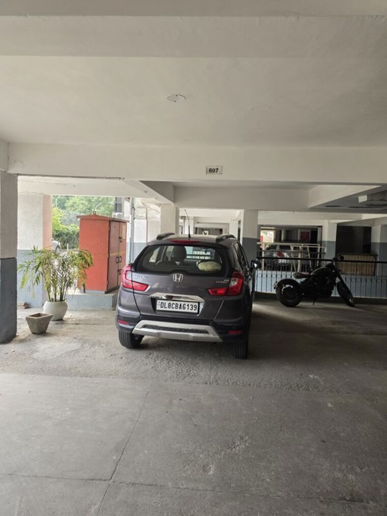  Parking, sector 19b dwarka 3 Bedroom 1600 Sq.Ft. Apartment In Sector 19b Dwarka Delhi 10219143