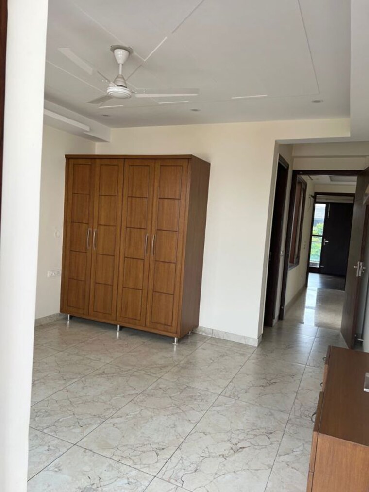 Room, sector 46 4 Bedroom 280 Sq.Yd. Builder Floor In Sector 46 Gurgaon 10219125