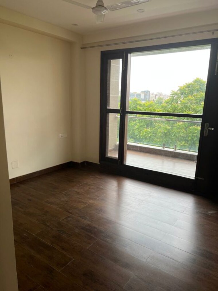 Room, sector 46 4 Bedroom 280 Sq.Yd. Builder Floor In Sector 46 Gurgaon 10219125