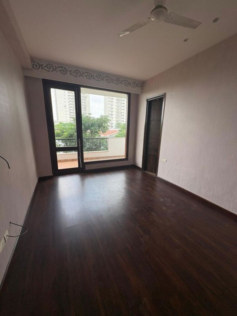 Room, sector 46 4 Bedroom 280 Sq.Yd. Builder Floor In Sector 46 Gurgaon 10219125