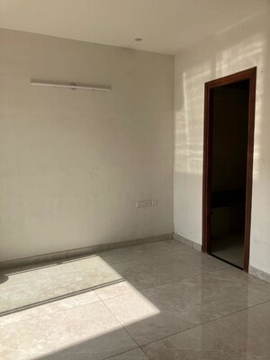 Room in 3 BHK Apartment at Nirala Trio, Tech Zone 4 Greater Noida – for Sale