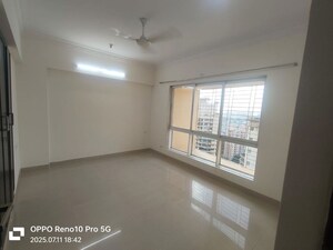 Room in 3 BHK Apartment at K Raheja Vistas, Powai – for Rent