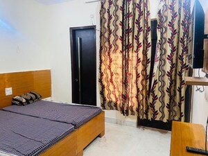 Bedroom in 3 BHK Builder Floor at Sector 46 – for Rent