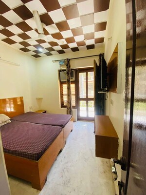 Bedroom in 3 BHK Builder Floor at Sector 46 – for Rent