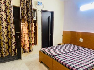 Bedroom in 3 BHK Builder Floor at Sector 46 – for Rent